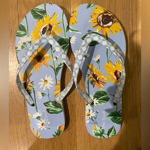 Vera Bradley floral blue flip flops